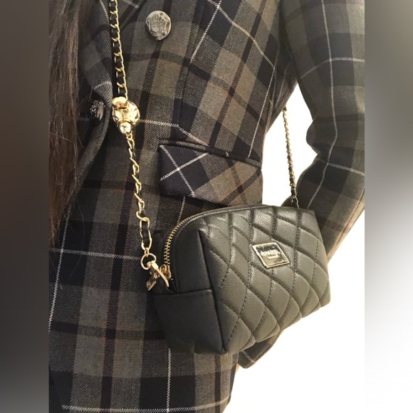 Authentic CHANEL Black Quilted Caviar Restyled Makeup Bag to Shoulder/Crossbody - Picture 3 of 15